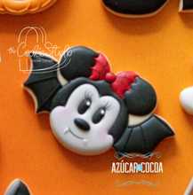 Cargar imagen en el visor de la galería, Cortador de Galleta Murciélago Moño