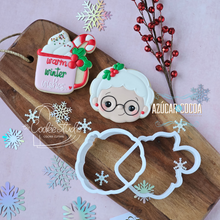 Cargar imagen en el visor de la galería, Cortador de Galleta Cara Señora Claus 2023
