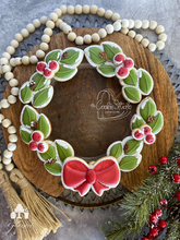 Cargar imagen en el visor de la galería, Set Cortadores de Galleta Corona de Adviento (3 Piezas)