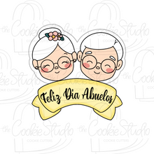 Cargar imagen en el visor de la galería, Cortador de Galleta Abuelos Banderín