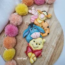 Cargar imagen en el visor de la galería, Set de Cortadores de Galleta Amigos Winnie Pooh (Curso The Sweet Spot Cookies)