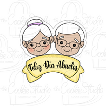 Cargar imagen en el visor de la galería, Cortador de Galleta Abuelos Banderín