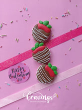 Cargar imagen en el visor de la galería, Cortador de Galleta Fresa Cubierta