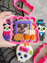 Cargar imagen en el visor de la galería, Cortador de Galleta Retrato Ofrenda
