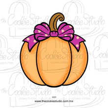 Cargar imagen en el visor de la galería, Cortador de Galleta Calabaza Moño

