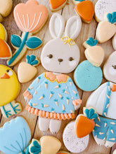 Cargar imagen en el visor de la galería, Set Cortadores de Galleta Conejita Vestido (3 Piezas)
