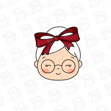 Cargar imagen en el visor de la galería, Cortador de Galleta Cara Sra. Claus con Moño
